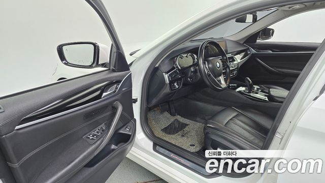 BMW 5 Series (G30) 520d Luxury Special Edition 2018 — фото 10