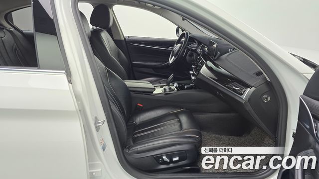 BMW 5 Series (G30) 520d Luxury Special Edition 2018 — фото 26