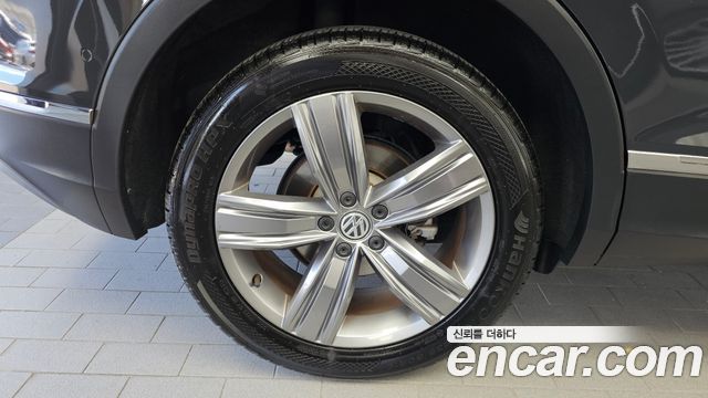 Volkswagen Tiguan (II) 2.0 TDI 4Motion Prestige 2018 — фото 5