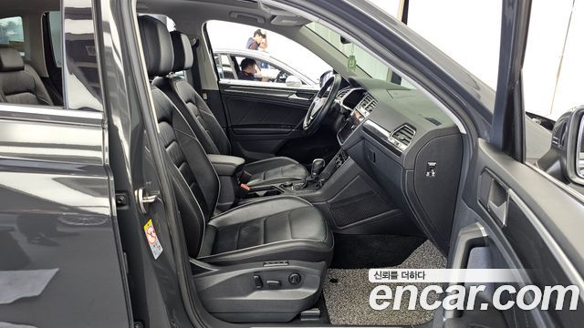 Volkswagen Tiguan (II) 2.0 TDI 4Motion Prestige 2018 — фото 11