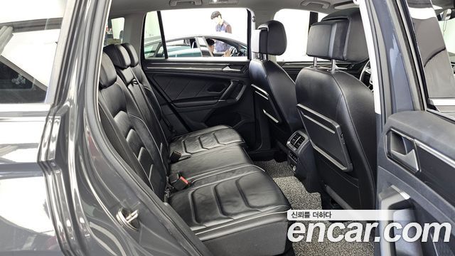 Volkswagen Tiguan (II) 2.0 TDI 4Motion Prestige 2018 — фото 12