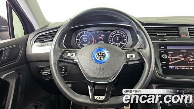 Volkswagen Tiguan (II) 2.0 TDI 4Motion Prestige 2018 — фото 13
