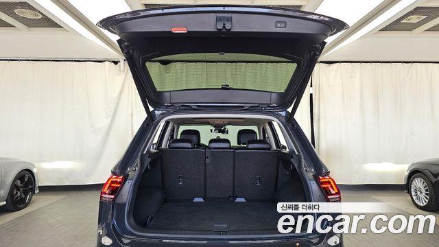 Volkswagen Tiguan (II) 2.0 TDI 4Motion Prestige 2018 — фото 20