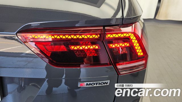 Volkswagen Tiguan (II) 2.0 TDI 4Motion Prestige 2018 — фото 23