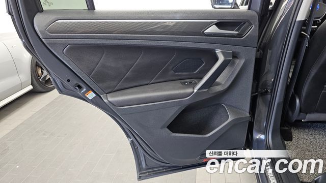 Volkswagen Tiguan (II) 2.0 TDI 4Motion Prestige 2018 — фото 25