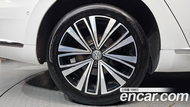 Volkswagen Arteon 2.0 TDI Premium 2019 — фото 5