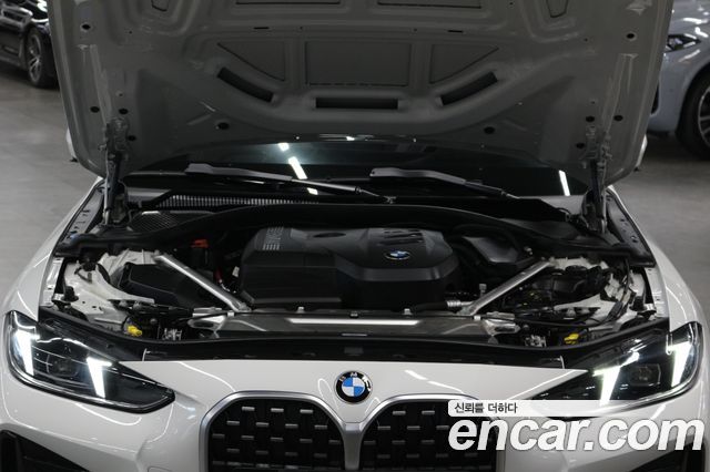 BMW 4 Series (G22) 420i M Sport Convertible 2025 — фото 6