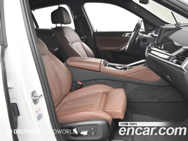 BMW X6 (G06) xDrive40i M Sport 2024 — фото 15