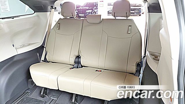 Toyota Sienna (IV) 2.5 Hybrid AWD 2021 — фото 17