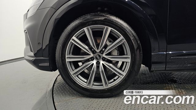 Audi Q8 (4M) 55 TFSI Quattro Premium 2021 — фото 5
