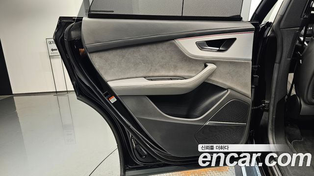 Audi Q8 (4M) 55 TFSI Quattro Premium 2021 — фото 31