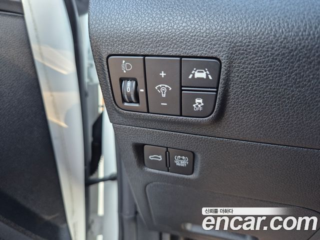 Kia K5 Hybrid (III) Prestige 2023 — фото 12