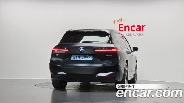 BMW iX xDrive50 Sport Special Edition 2025 — фото 4