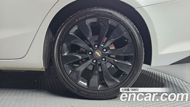 Chevrolet Malibu 2.0 Turbo LTZ Premium 2018 — фото 21