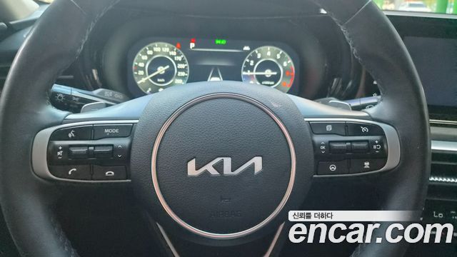 Kia K5 (III) 2.0 Signature 2023 — фото 4