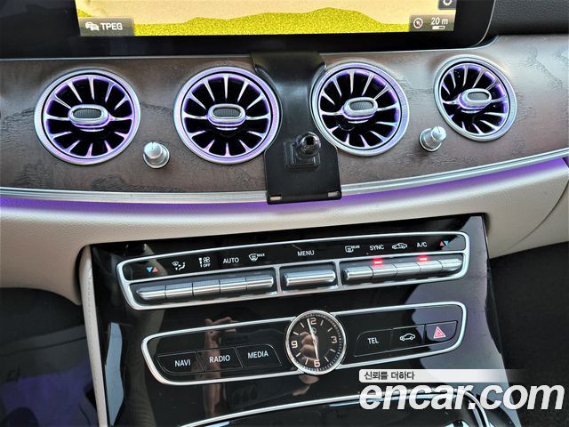 Mercedes-Benz E-Class (W213) E300 4MATIC Exclusive 2018 — фото 17