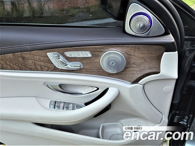 Mercedes-Benz E-Class (W213) E300 4MATIC Exclusive 2018 — фото 19