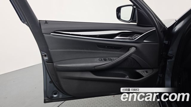 BMW 5 Series (G30) 520i Luxury 2019 — фото 24