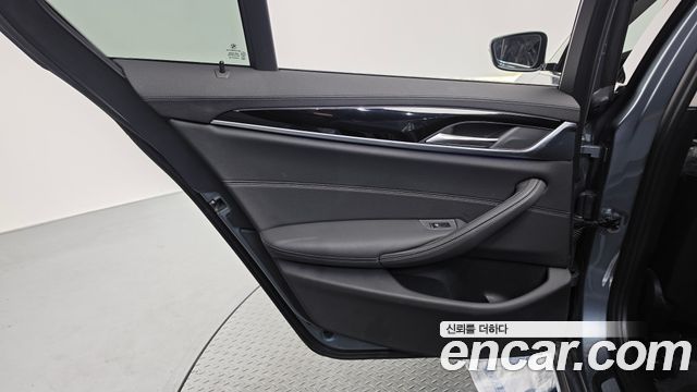BMW 5 Series (G30) 520i Luxury 2019 — фото 25