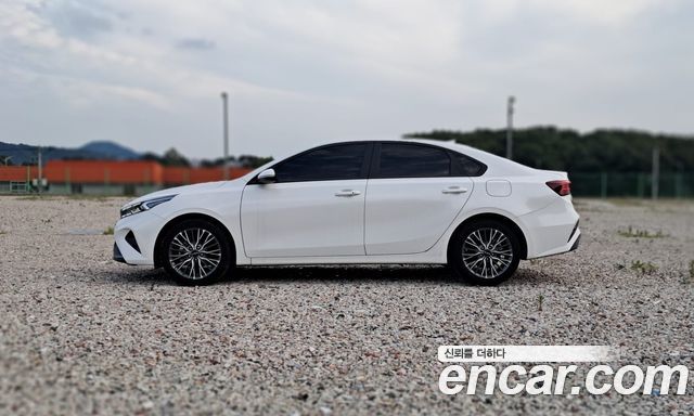 Kia K3 (II) 1.6 Prestige 2024 — фото 2