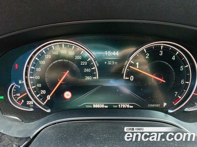 BMW 5 Series (G30) 530i xDrive M Sport Package Plus 2018 — фото 16