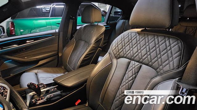 BMW 5 Series (G30) 530i xDrive M Sport Package 2023 — фото 10