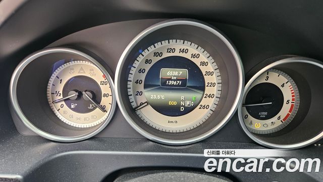 Mercedes-Benz E-Class (W212) E250 BlueTec 4MATIC AV 2016 — фото 17