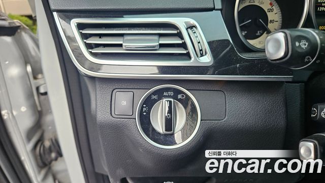 Mercedes-Benz E-Class (W212) E250 BlueTec 4MATIC AV 2016 — фото 19