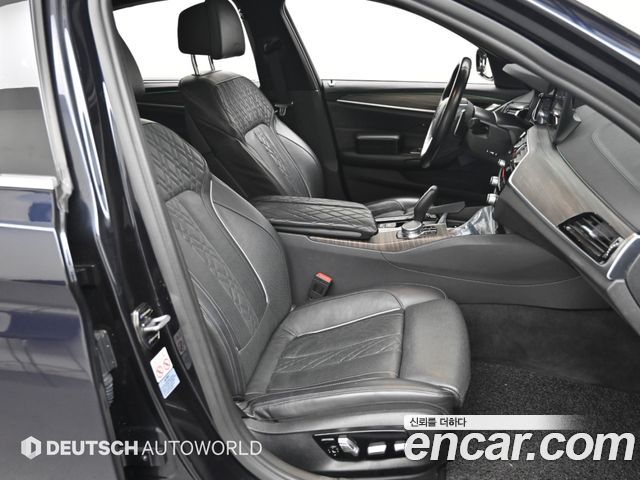 BMW 5 Series (G30) 520d xDrive M Sport Package Plus 2018 — фото 9