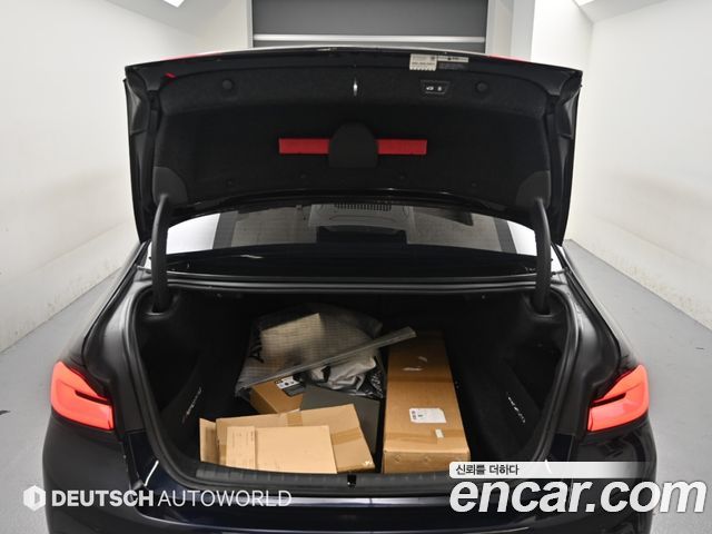 BMW 5 Series (G30) 520d xDrive M Sport Package Plus 2018 — фото 22