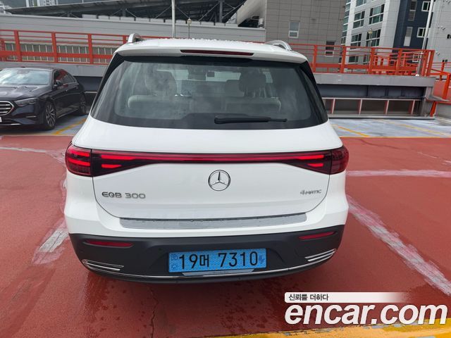 Mercedes-Benz EQB (X243) EQB300 4MATIC Progressive 2026 — фото 4