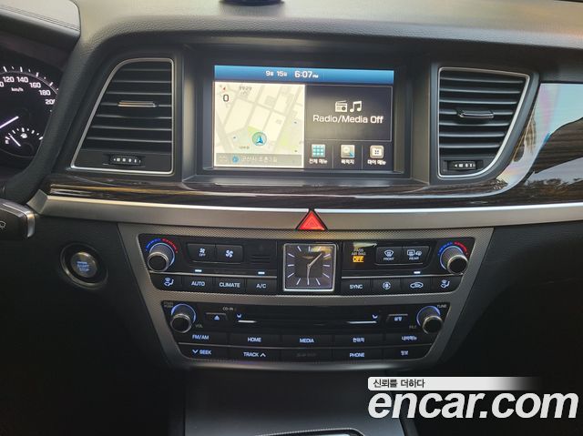 Genesis G80 3.3 GDI AWD Luxury 2018 — фото 17
