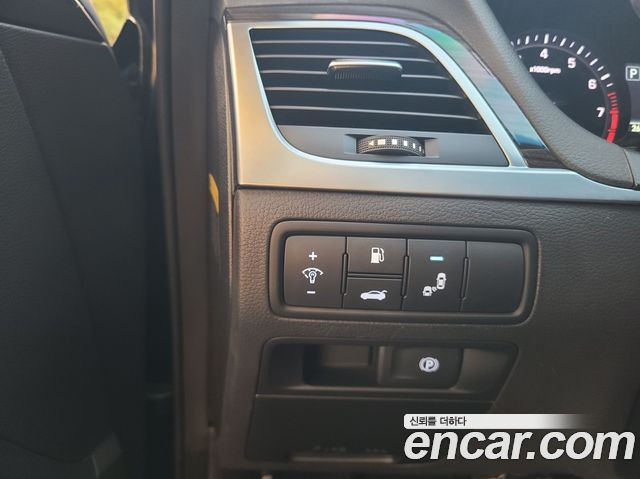Genesis G80 3.3 GDI AWD Luxury 2018 — фото 24