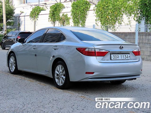 Lexus ES300h Supreme XV60 2013 — фото 3