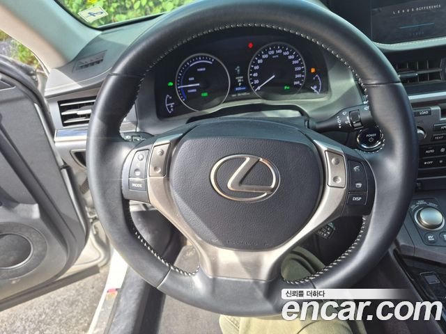 Lexus ES300h premium XV60 2014 — фото 15