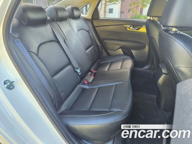 Kia K3 (II) 1.6 Prestige 2024 — фото 16