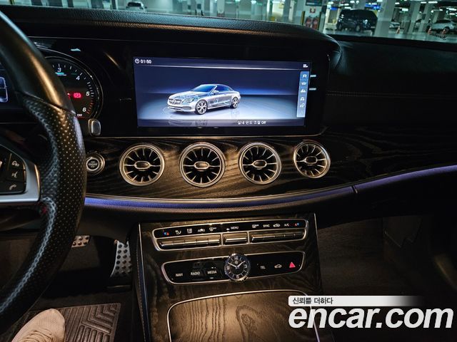 Mercedes-Benz E-Class (W213) E220d Cabriolet 2018 — фото 16