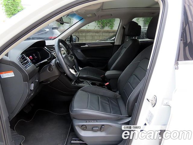 Volkswagen Tiguan Allspace 2.0 TSI Prestige 2023 — фото 5