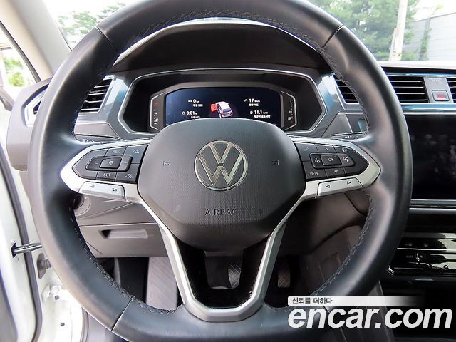 Volkswagen Tiguan Allspace 2.0 TSI Prestige 2023 — фото 8