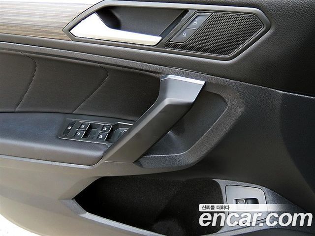 Volkswagen Tiguan Allspace 2.0 TSI Prestige 2023 — фото 16