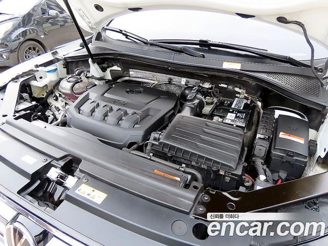 Volkswagen Tiguan Allspace 2.0 TSI Prestige 2023 — фото 23
