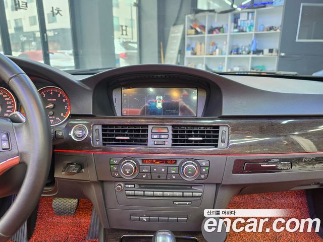 BMW 3 Series (E90) 328i convertible 2012 — фото 17