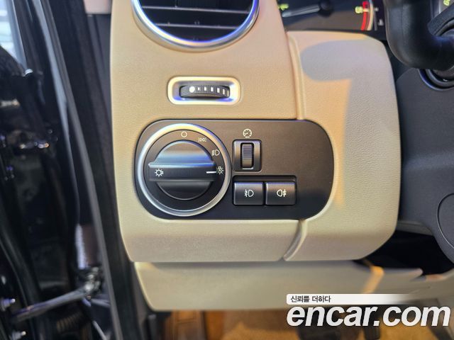 Land Rover Discovery 4 3.0 SDV6 SE 2016 — фото 16