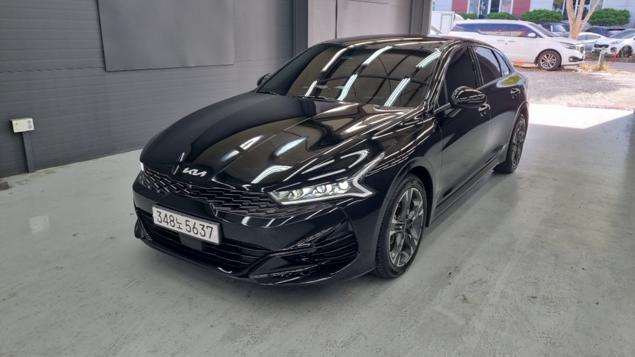 Kia K5 (III) 2.0 Signature 2023 — фото 1