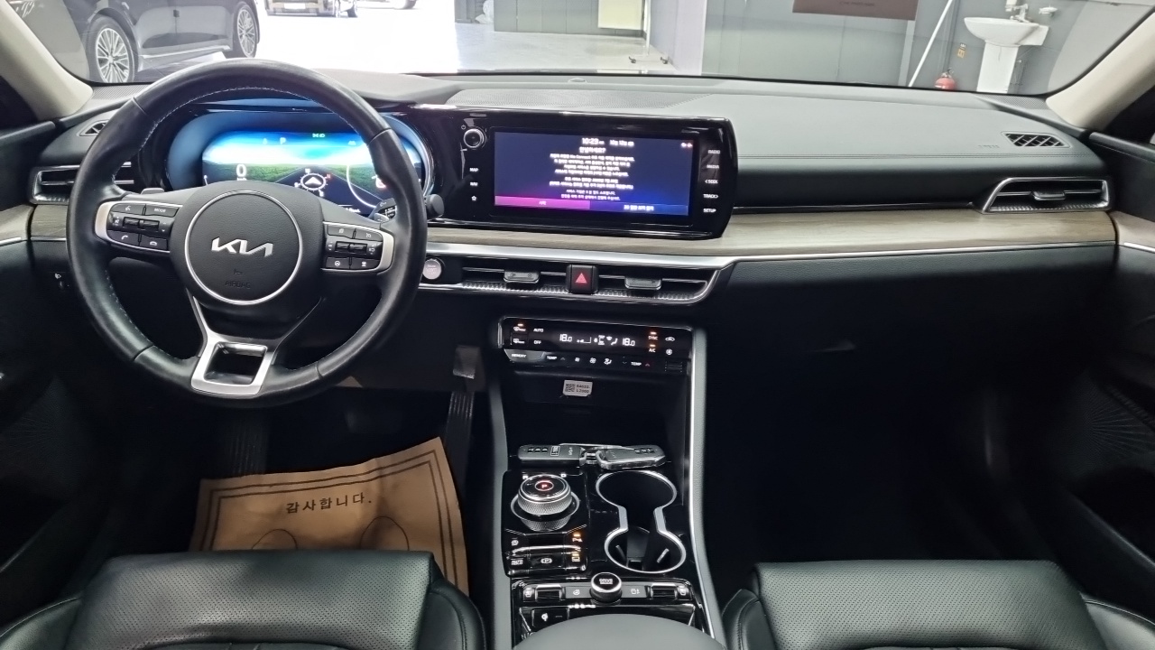 Kia K5 (III) 2.0 Signature 2023 — фото 5