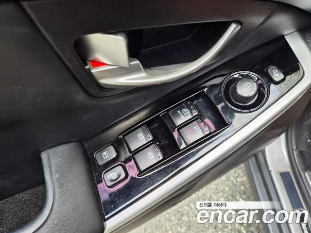 KG Mobility (SsangYong) Korando C 2.0 CVT 2WD Deluxe 2014 — фото 14