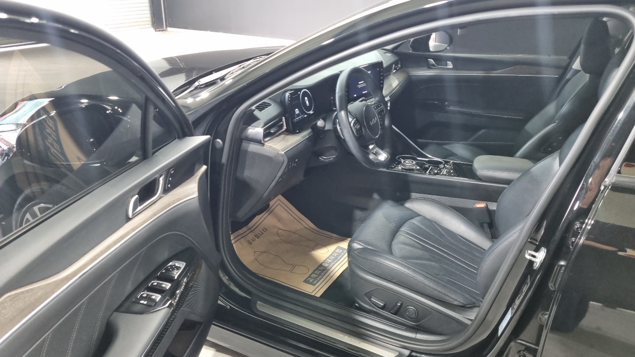 Kia K5 (III) 2.0 Signature 2023 — фото 7