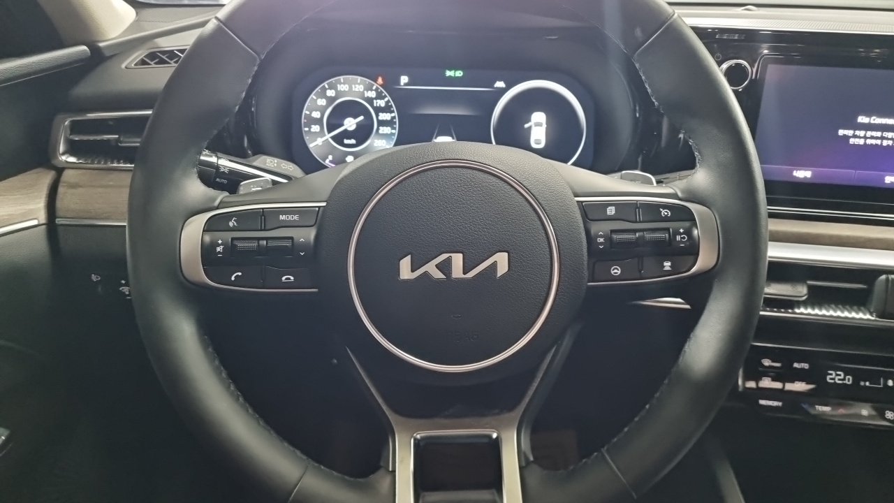 Kia K5 (III) 2.0 Signature 2023 — фото 9