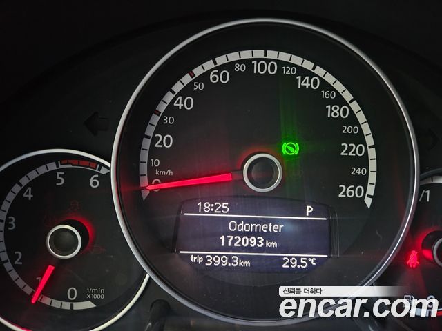 Volkswagen Beetle 2.0 TDI Premium 3rd 2013 — фото 8