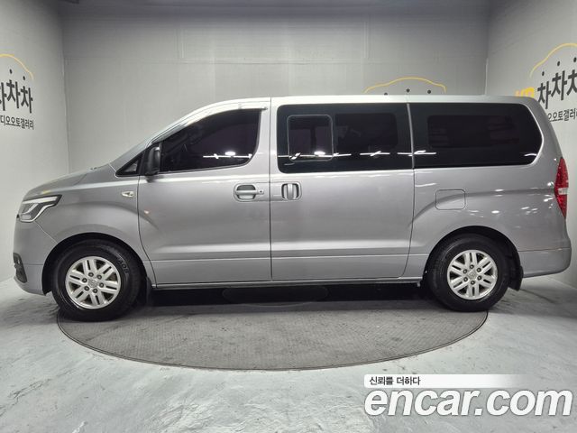 Hyundai Grand Starex Van 5-Seater Modern 2020 — фото 2